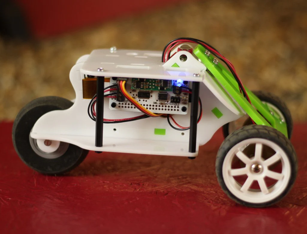 RockyBorg White and Green - The three wheeled rocking robot! - Image 4