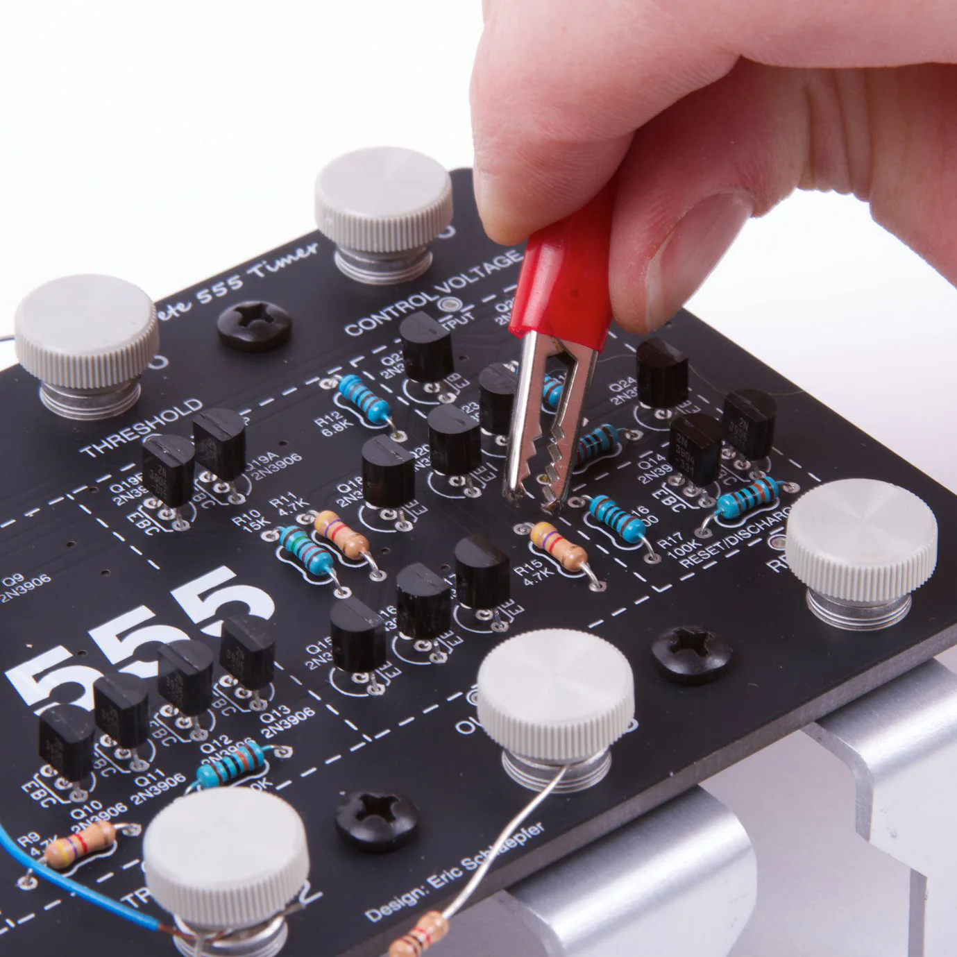 The Three Fives Kit: A Discrete 555 Timer - Image 4